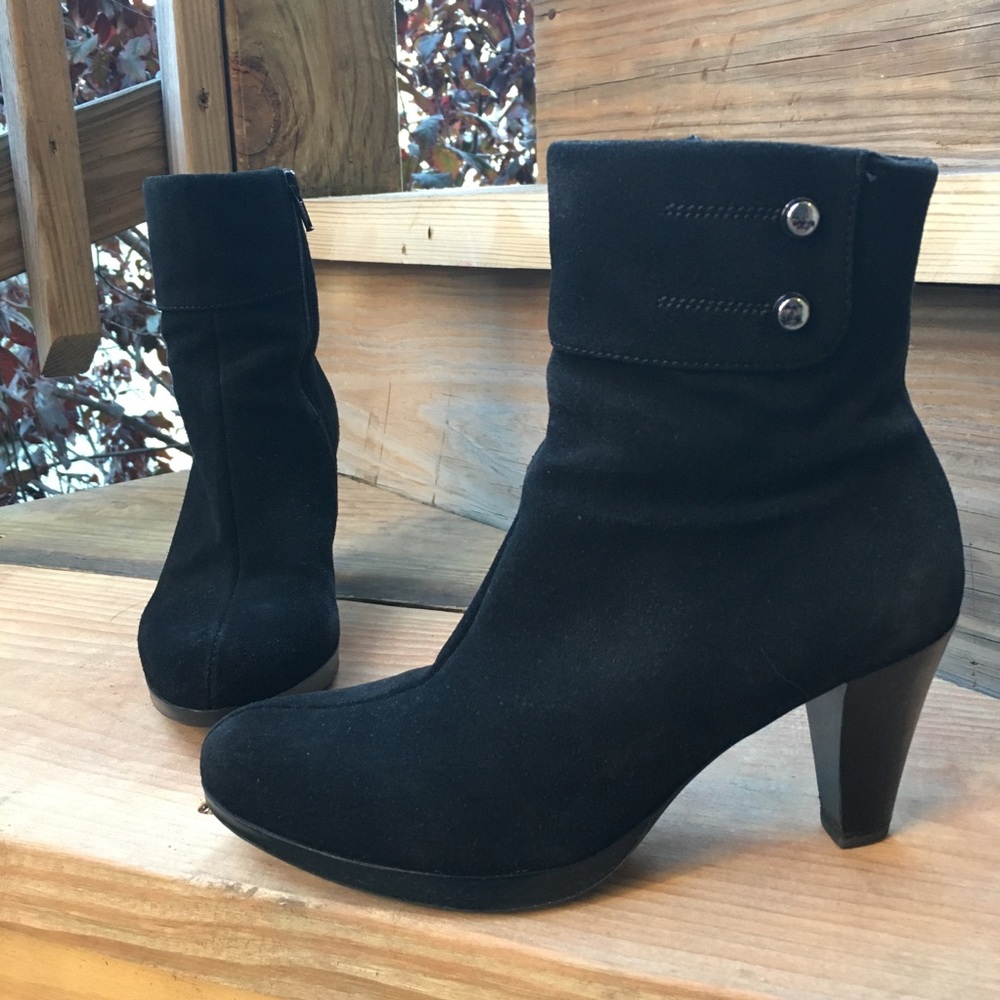 La Canadienne Mila black ankle heel boot 7.5 suede